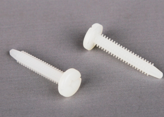 PLASTIC RIVET